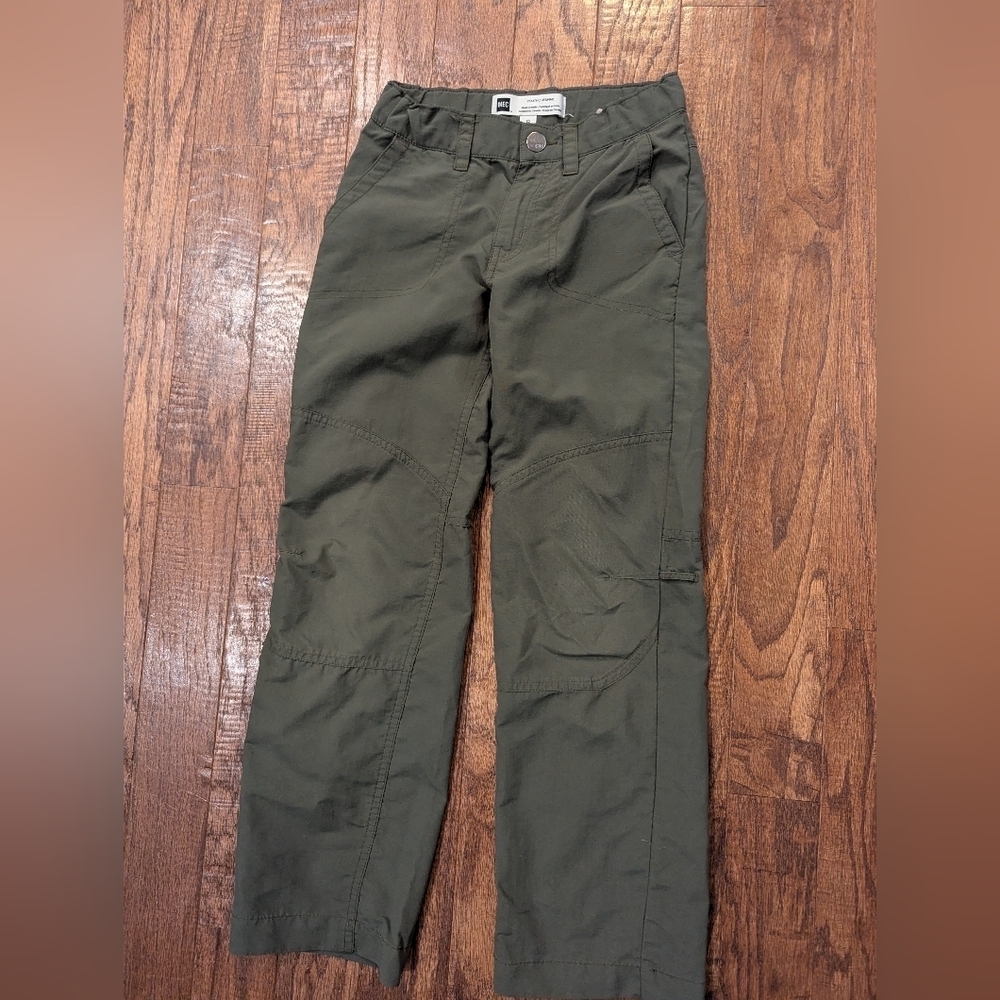 MEC Nylon Active Pants Youth Unisex Olive Green Size 8